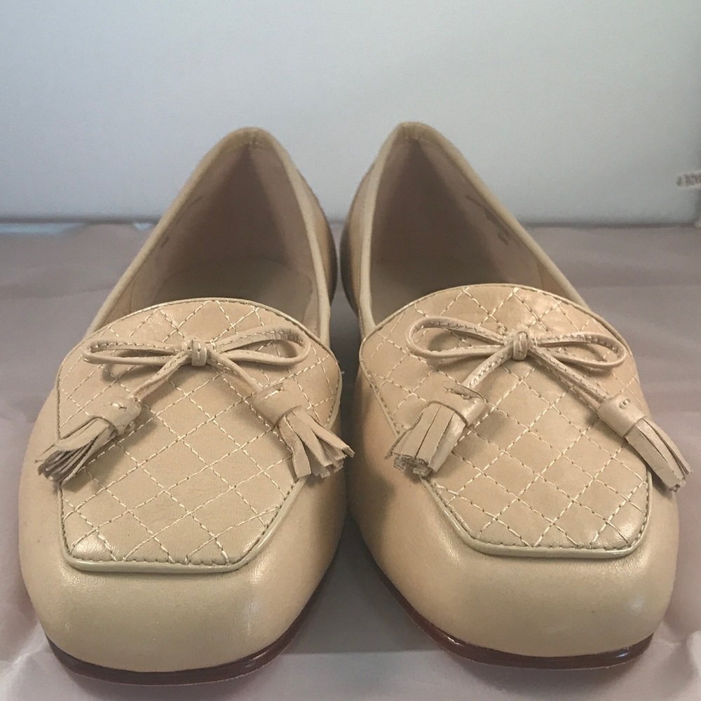Enzo Angiolini beige quilted flats  8.5 wide